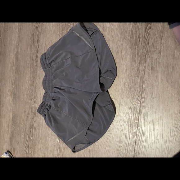 Size 4 lululemon shorts - Picture 2 of 2